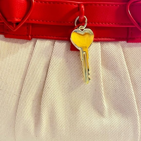 Luv Betsey by Betsey Johnson Red & Cream Heart Satchel Crossbody Bag NWT - Picture 3 of 9